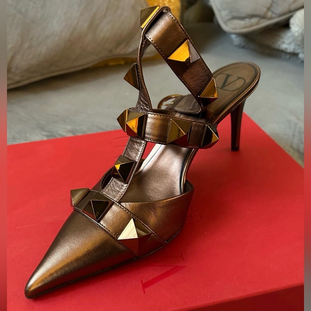 Valentino Shoes. Size 39. Original box and packaging
